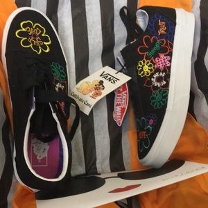 🌷🌼🌻Vans Old Skool Cultivate Care Garden True White Black Embroidery Flowers